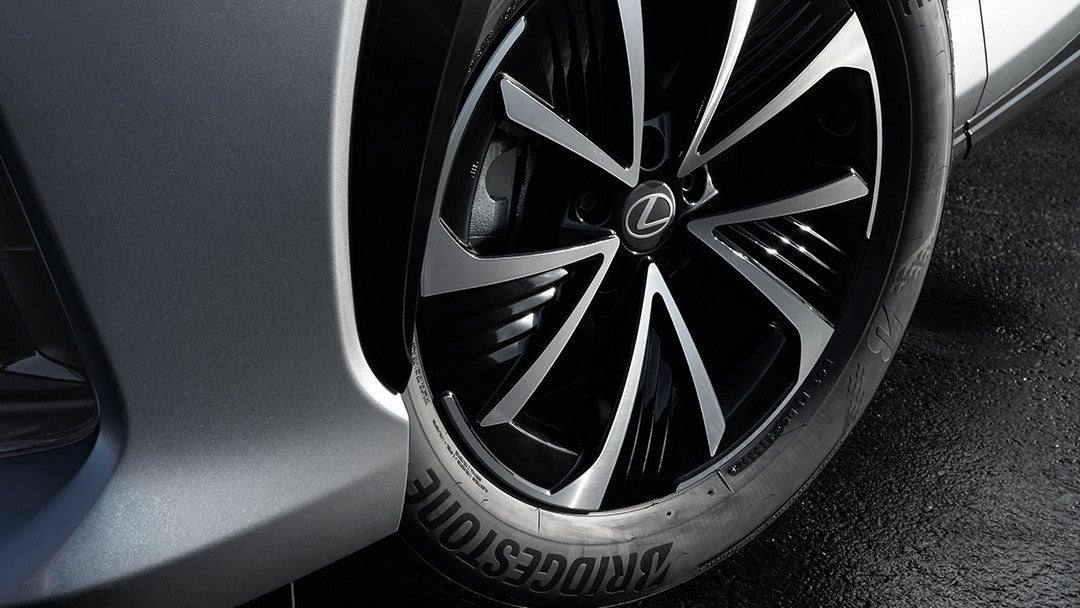 Signature ext&eacute;rieure Lexus RZ